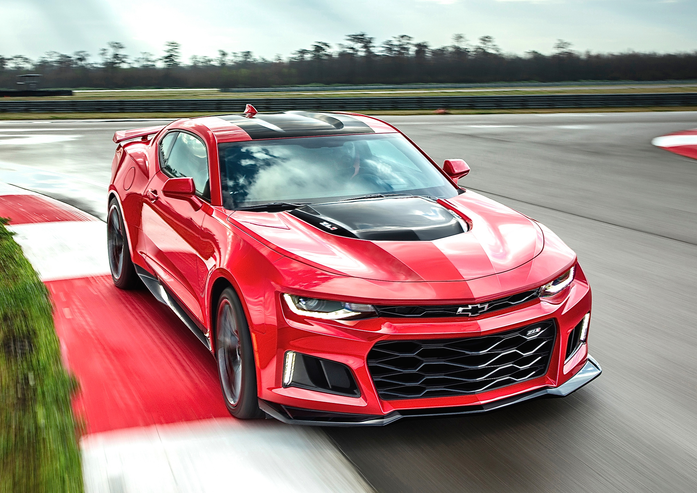Mit dem Chevrolet Camaro ZL1 schalten die Amerikaner in den „Angriffsmodus“. Foto: Hersteller
