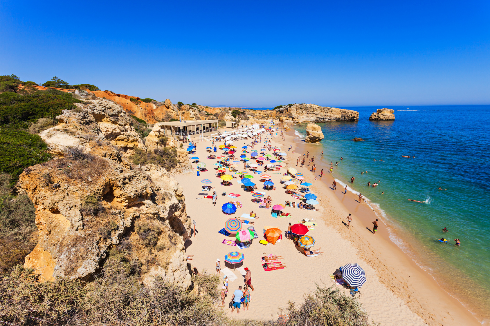Die Algarve-Region im Süden Portugals wird immer freitags und sonntags angeflogen.