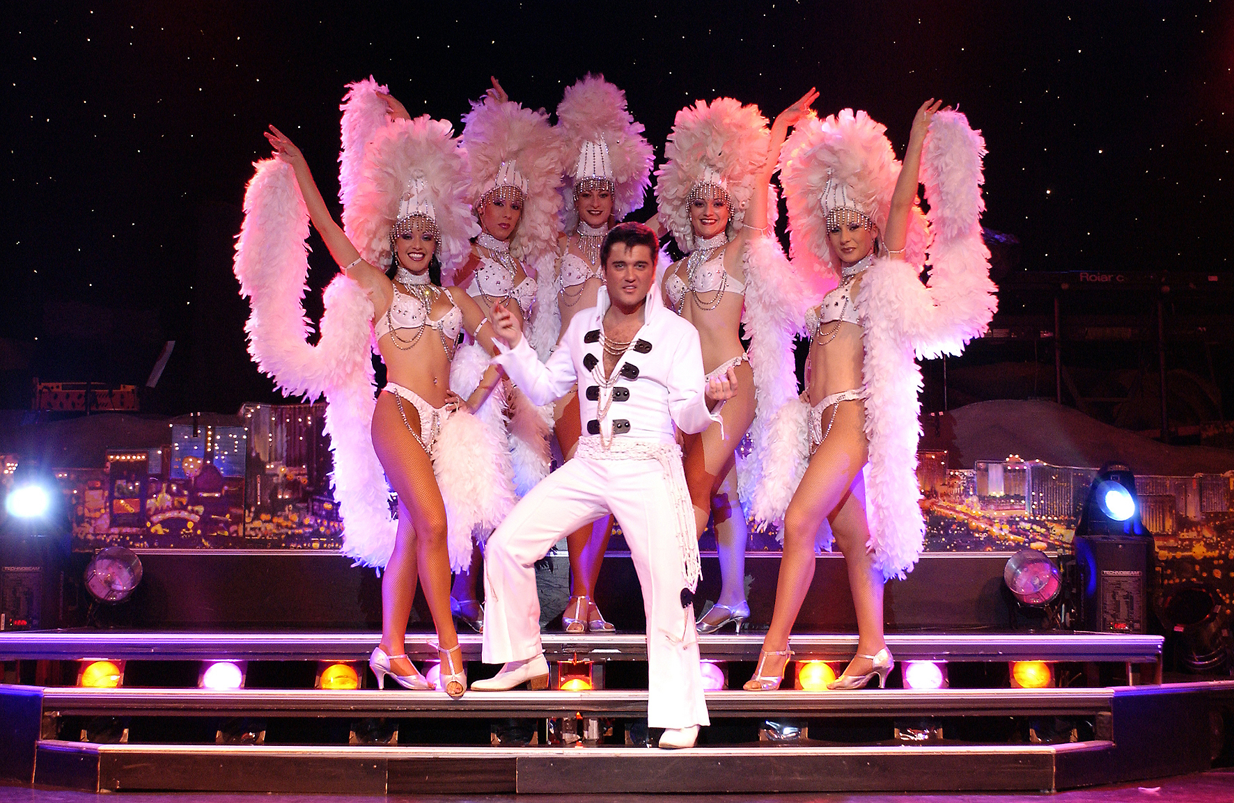 Die Show über das Leben von Elvis Presley bringt einen Hauch von Las Vegas nach Nürnberg.