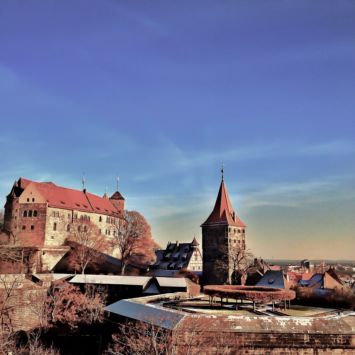 Bald schon werden die Gärten der Nürnberger Burg in schönsten Farben erstrahlen.