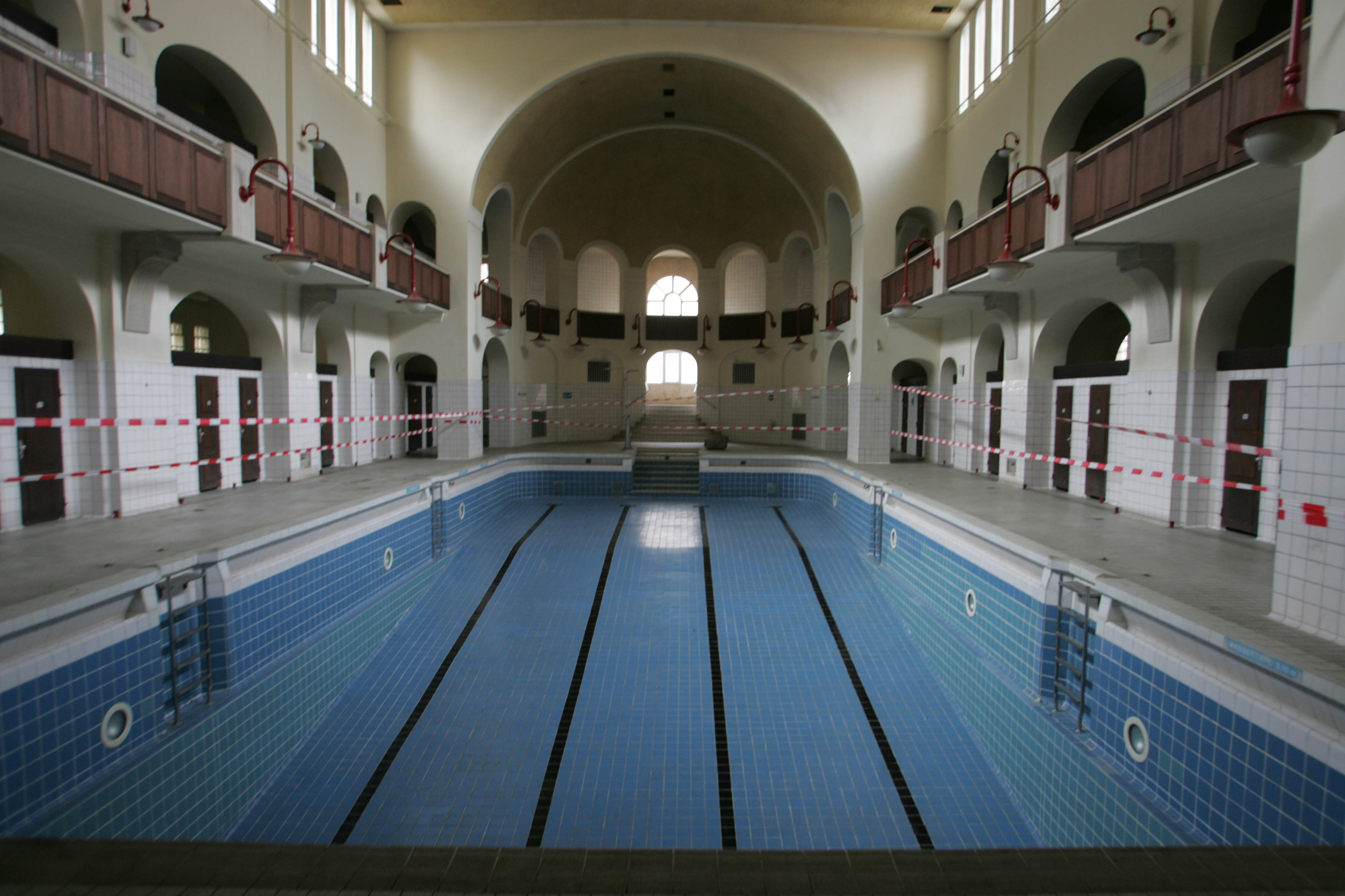 Pläne gab es schon viele: trotzdem steht das Volksbad seit 1994 leer.