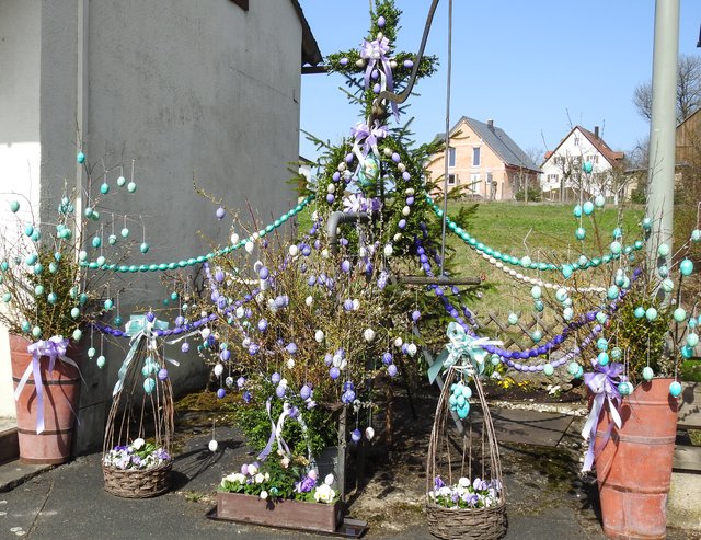 Osterbrunnen in Hohenpölz. | Foto: Nicole Fuchsbauer