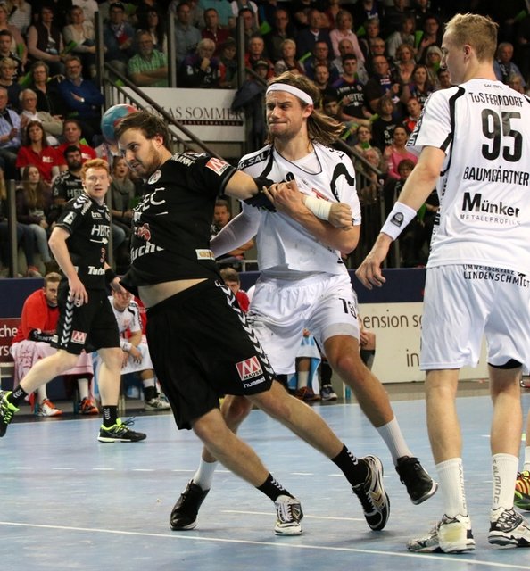 (Foto: hl-studios, Erlangen) HC Erlangen - ein hart umkämpftes Spiel gegen Ferndorf