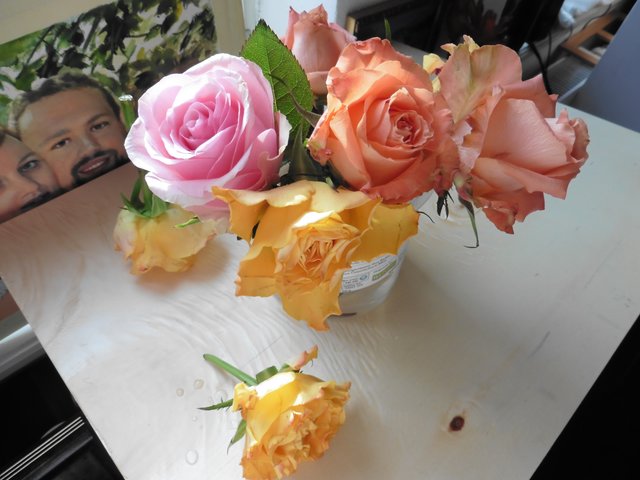 bunte Rosen als Malvorlage in der Malschule Gunter