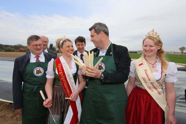 Eröffnung der Spargel- und Gemüsesaison im Knoblauchsland. | Foto: bayernpress