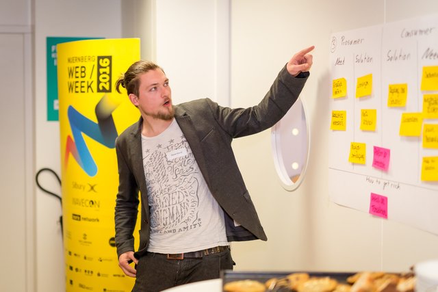 ,,Creating Value in a Prosumer World: Was machen Firmen, wenn Konsumenten zu Produzenten werden?"  im Josephs. | Foto: Christian Lindner