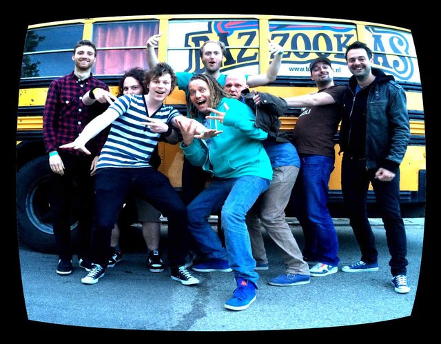 Mit Pauken, Trompeten und einem heißen Ska-Sound sorgen die "Bazookas" am Freitag, 13. Mai, für Partystimmung. | Foto: Veranstalter