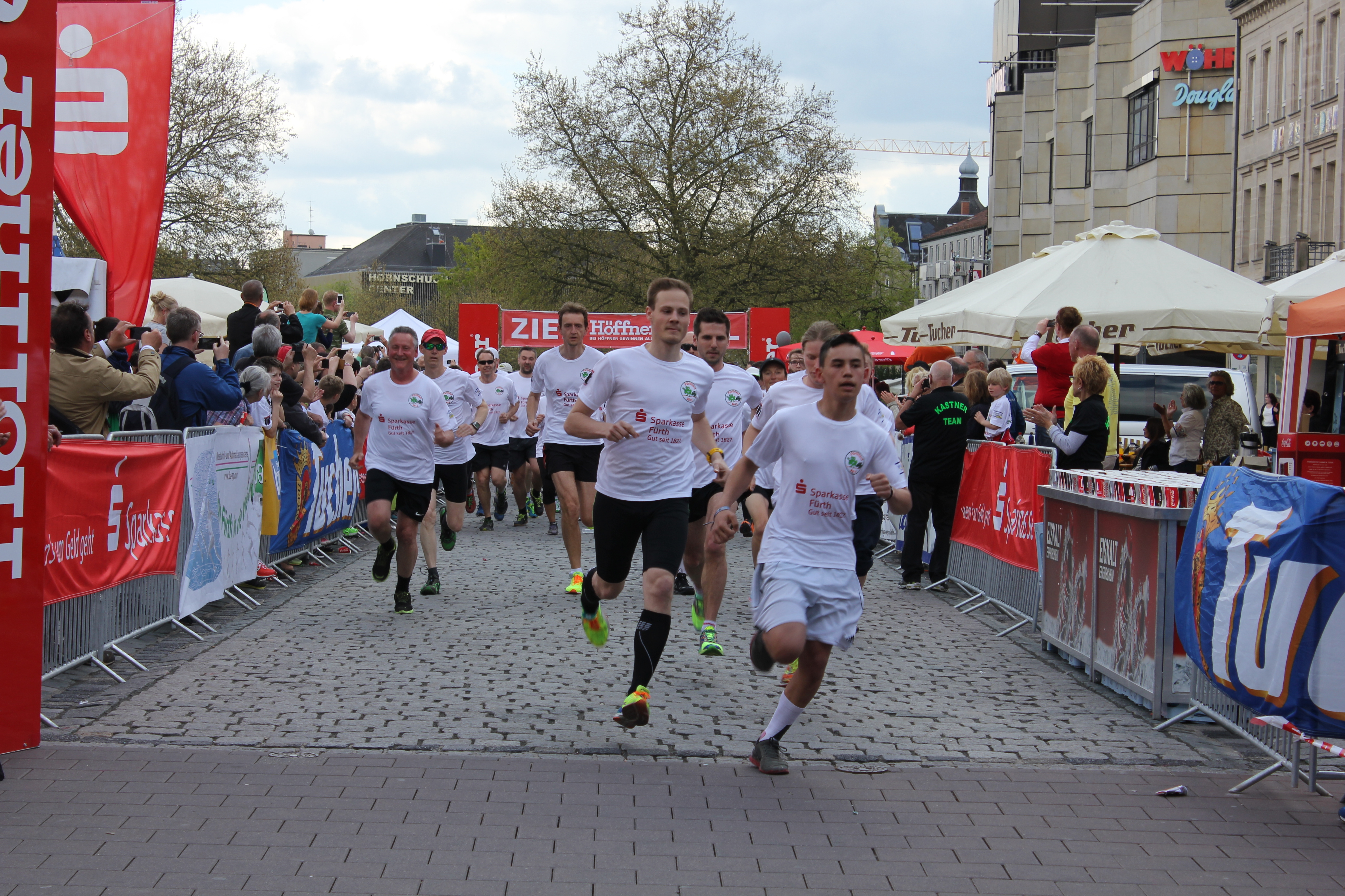 Am Sonntag efolgt um 13.15 Uhr der Startschuss für den 14. Fürthlauf. Foto: Ebersberger