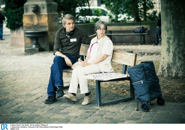 (v.l.) Regisseur Andreas Senn und Tessie Tellmann (Rolle: Lydia Eichbaum). | Foto: BR/Claussen+Putz Filmproduktion GmbH/Hagen Keller