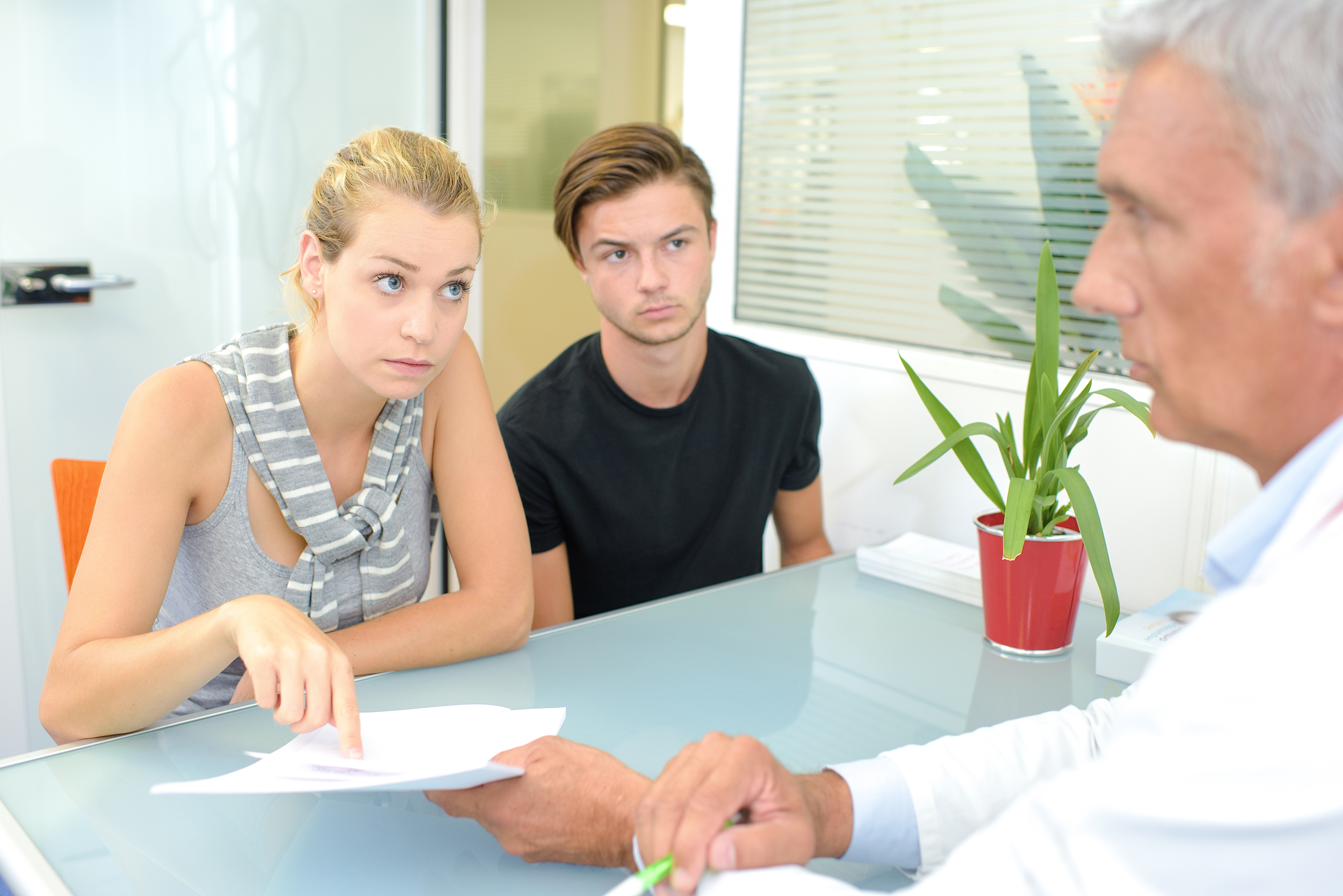 Patienten haben Anspruch auf Akteneinsicht – Ärzte müssen sämtliche Behandlungsunterlagen vollständig und lesbar vorlegen. Symbolfoto: © auremar/Fotolia.com