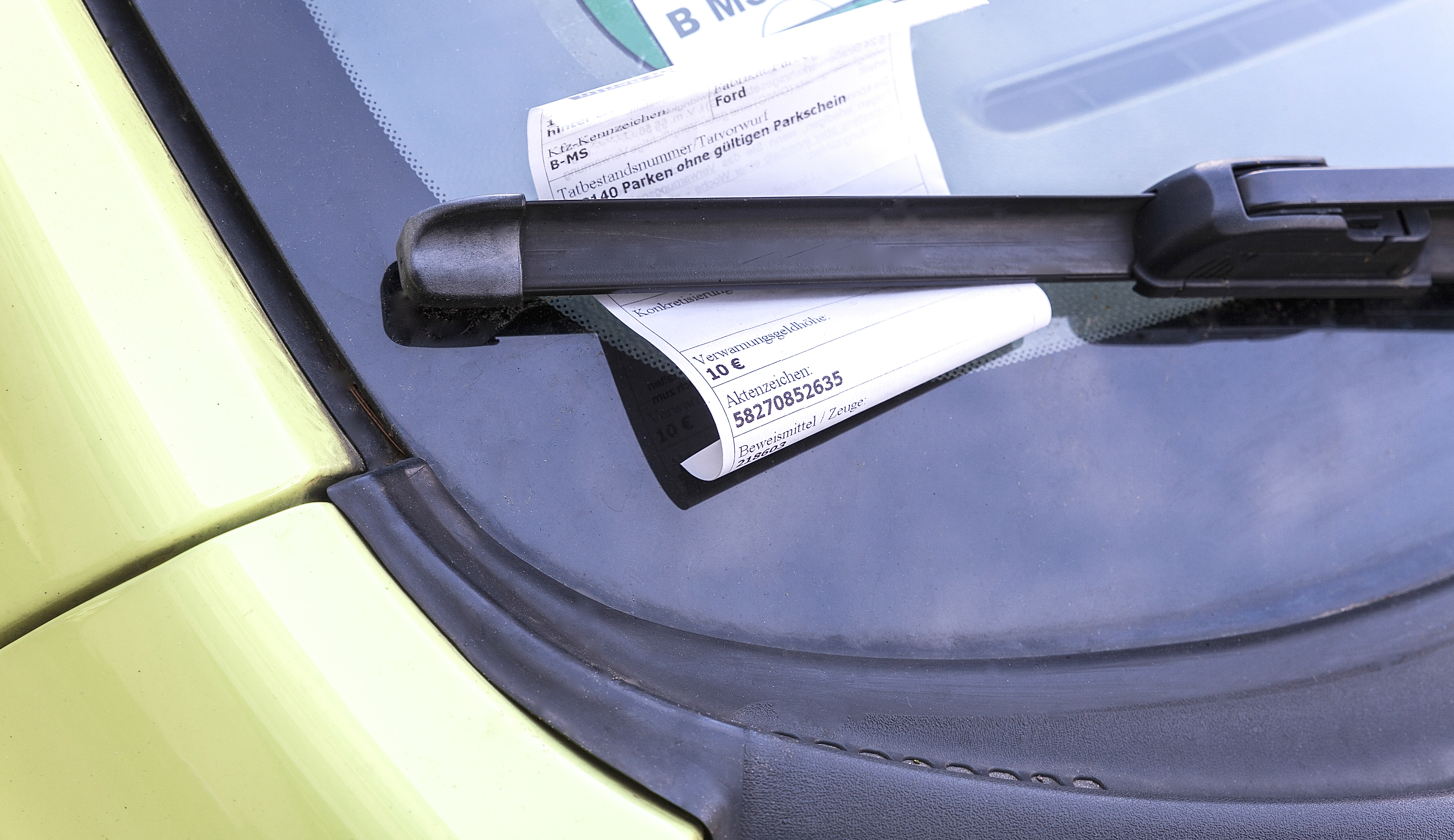 Das klassische Knöllchen ist die eine Möglichkeit – (notorischen) Falschparkern können unter Umständen jedoch noch schärfere Strafen drohen. Symbolfoto: © spuno/Fotolia.com