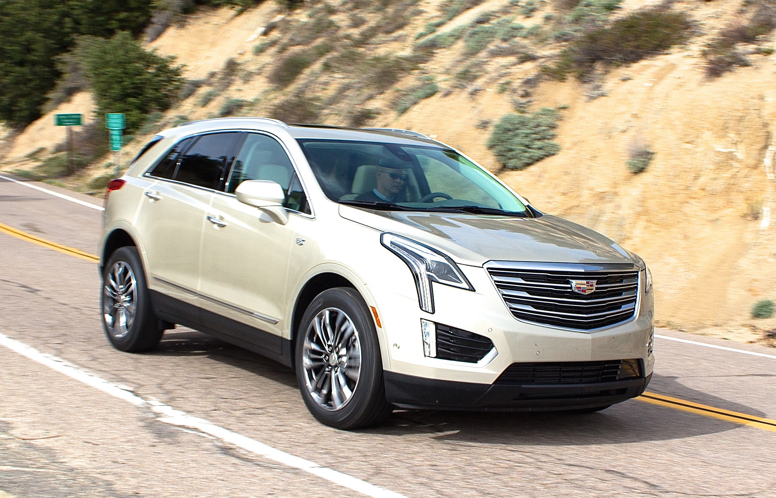 In der Summe seiner Eigenschaften zieht der Cadillac XT5 mit der etablierten Konkurrenz gleich und übertrifft sie teilweise sogar. Foto: Auto-Medienportal.Net/Jeff Jablansky