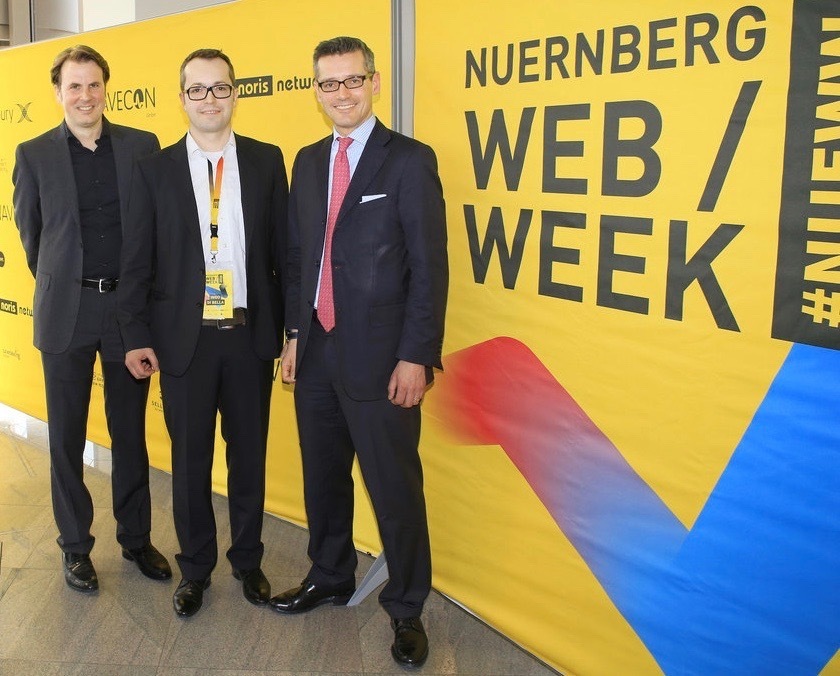 Die Welt wird digital: Wirtschaftsreferent Dr. Michael Fraas kürzlich (r.) bei der Eröffnung der Nürnberg Web Week mit Michael Oschmann (SELLWERK/CEO MüllerVerlag, links), und dem Organisator der Nürnberg Web Week Ingo Di Bella.