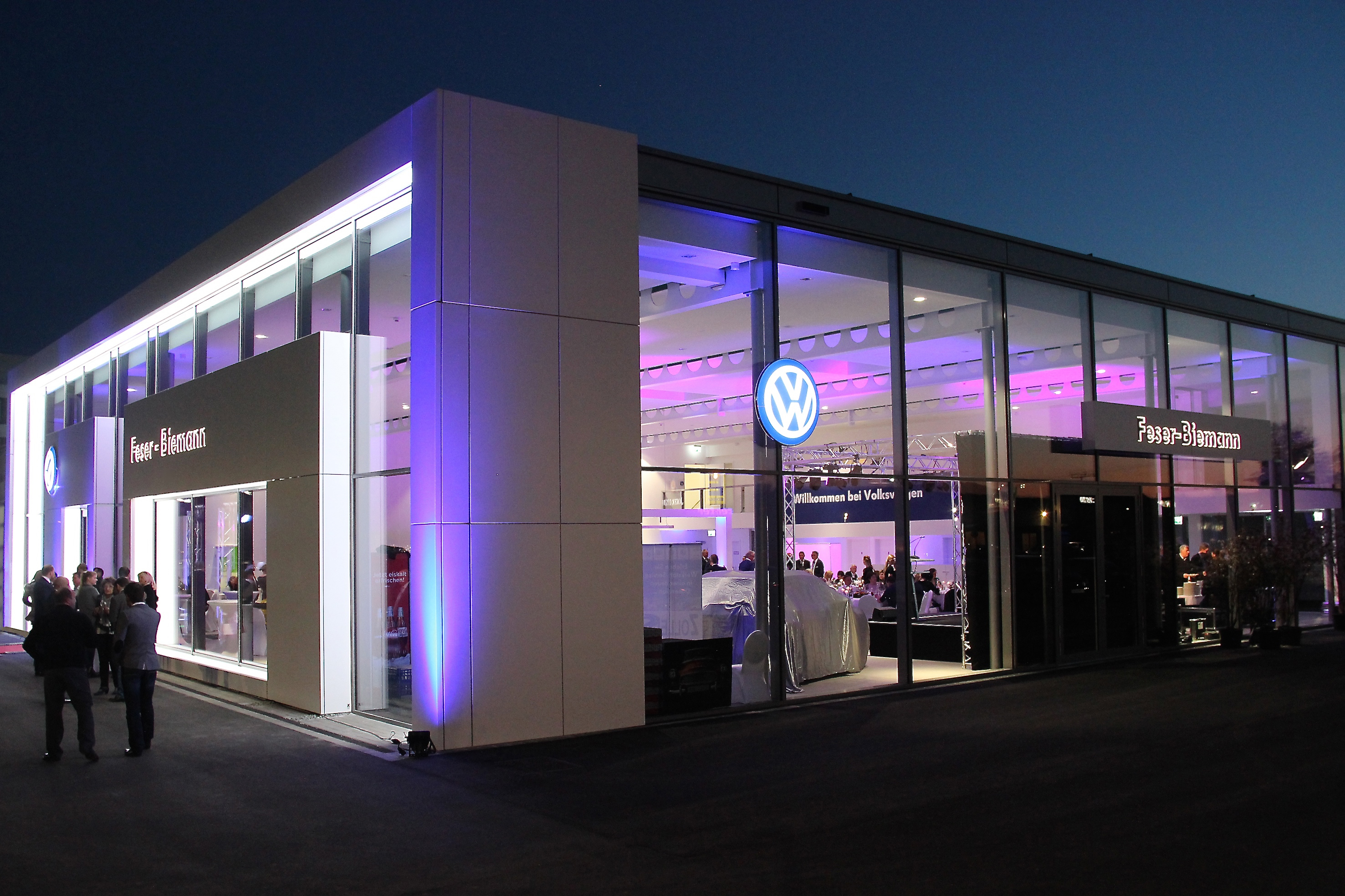 Drei Top-Marken unter einem Dach: das neue Autohaus der Feser-Biemann Forchheim GmbH. Foto: tom