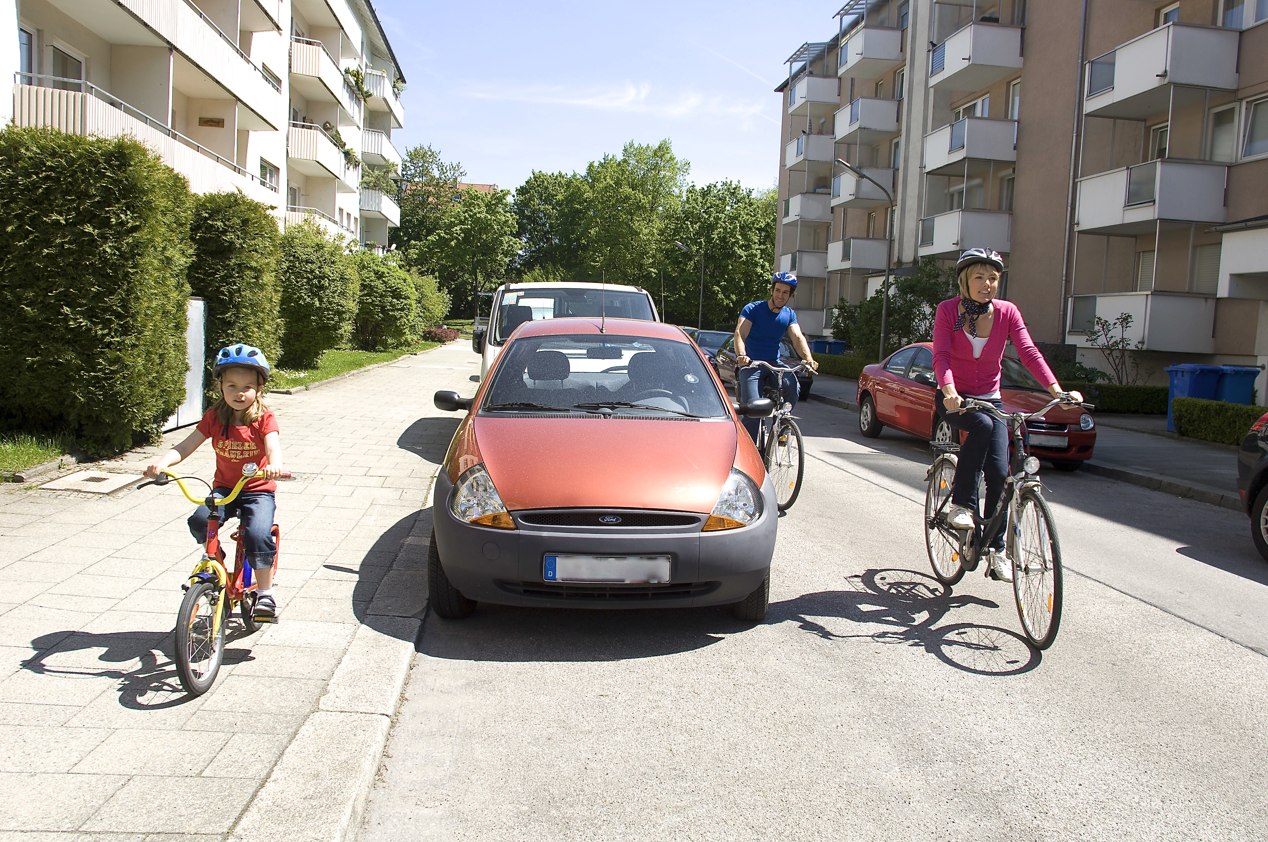 Kinder müssen bis zum achten Lebensjahr auf dem Gehweg fahren. Foto: ADAC