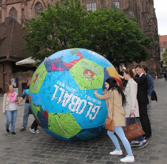 Der GLOBALL rollt wieder durch Deutschland. | Foto: John R. Braun