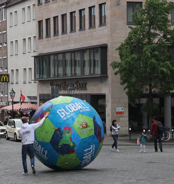 Der GLOBALL rollt wieder durch Deutschland. | Foto: John R. Braun
