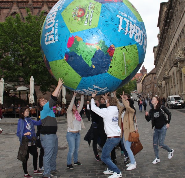 Der GLOBALL rollt wieder durch Deutschland. | Foto: John  R. Braun