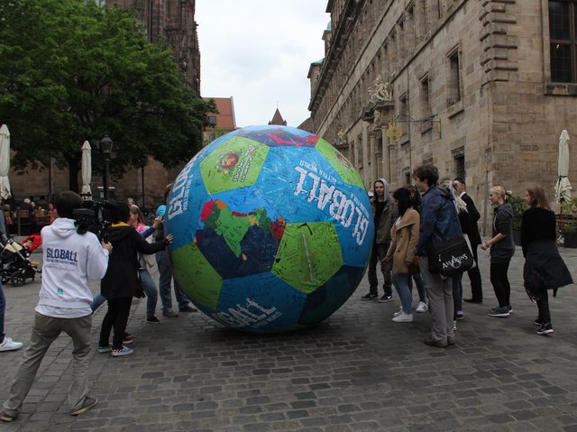 Der GLOBALL rollt wieder durch Deutschland. | Foto: John R. Braun