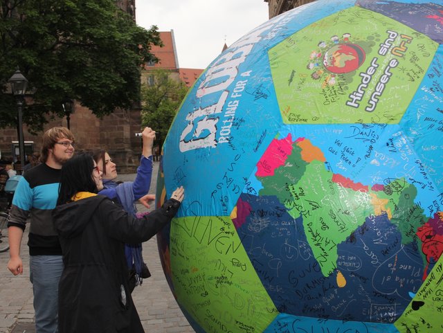 Der GLOBALL rollt wieder durch Deutschland. | Foto: John R. Braun