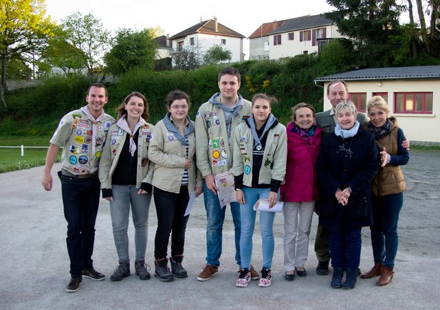 Am Festabend wurden neue LeiterInnen ernannt. Im Bild: Christian Schneider (Vorstand), Christina Müller (Ausbildungsleitung), Melissa Schiffermüller, Sebastian Blanck, Daniela Beeskow (NeuleiterInnen), Christiane Nenot, Richard Witt, Françoise Simon (Bürgermeisterin Auzances), Babeth Arnaud (v.l.n.r.).