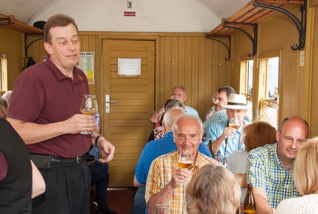 "Genießen Sie das Bier mit allen Sinnen" empfiehlt Biersommelier Ernst Rothenbach den Gästen.