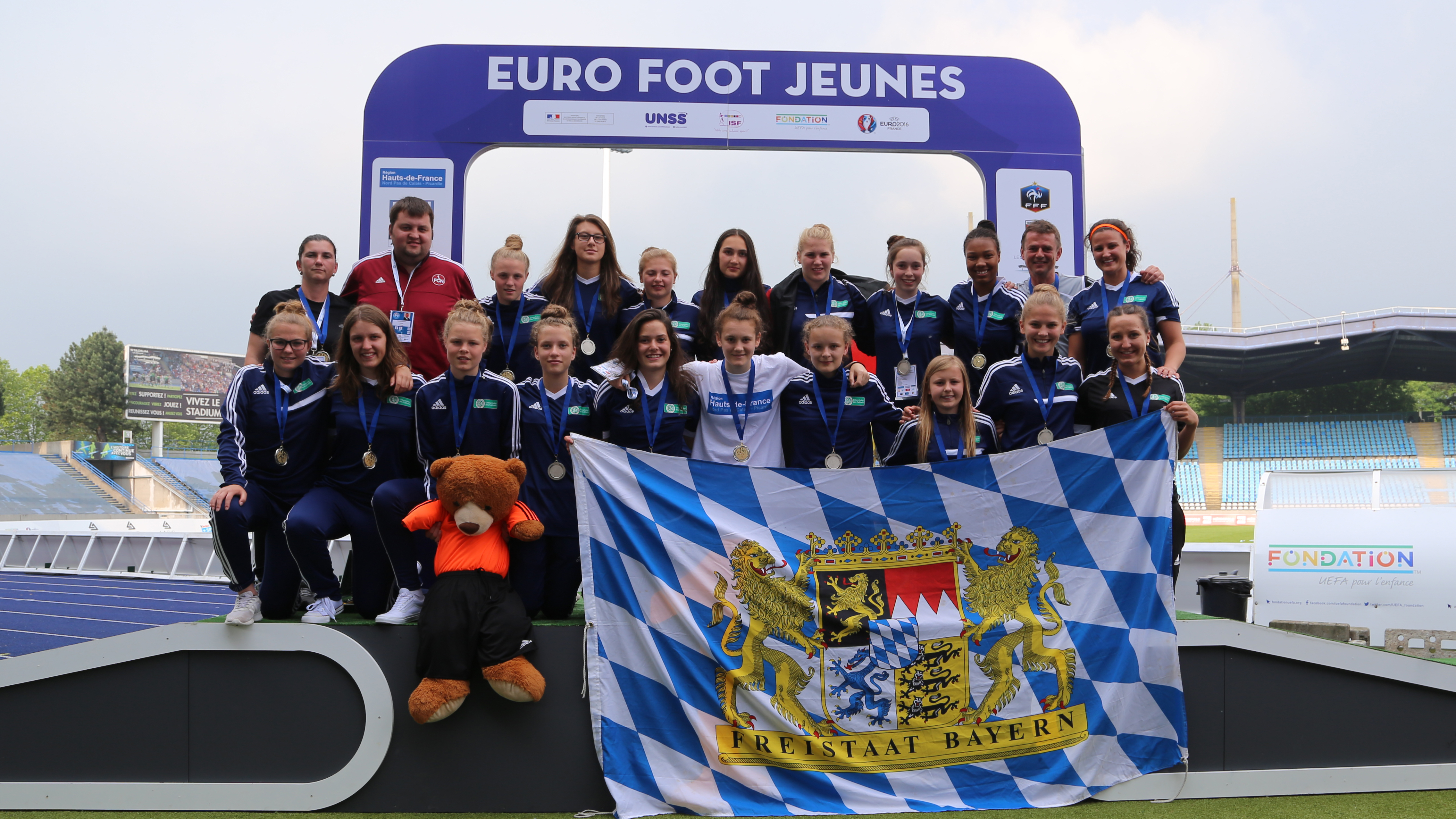 Die Schülerinnen der Bertolt-Brecht-Schule Nürnberg haben in Lille (Frankreich) bei der ISF World School Championship den EM-Titel gewonnen.
