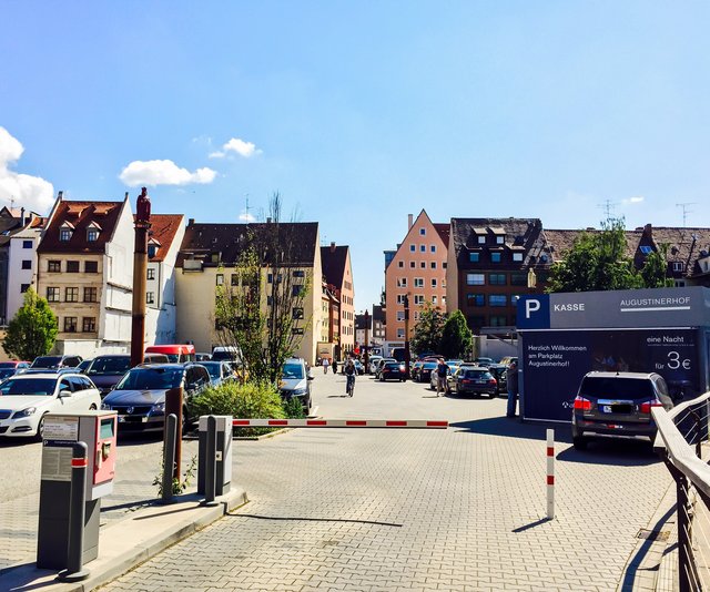 Der Augustinerhof im Herzen Nürnbergs wird momentan noch als Parkplatz genutzt. | Foto: Nicole Fuchsbauer