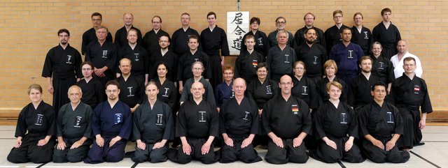 Gruppenbild Iaido-Landeslehrgang in München 2016