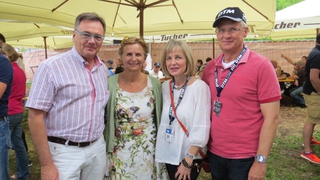 Tucher Chef Fred Höfler und Ehefrau Bea mit Ulrike und Dr. Klemens Gsell (v.l.). | Foto: K.E.