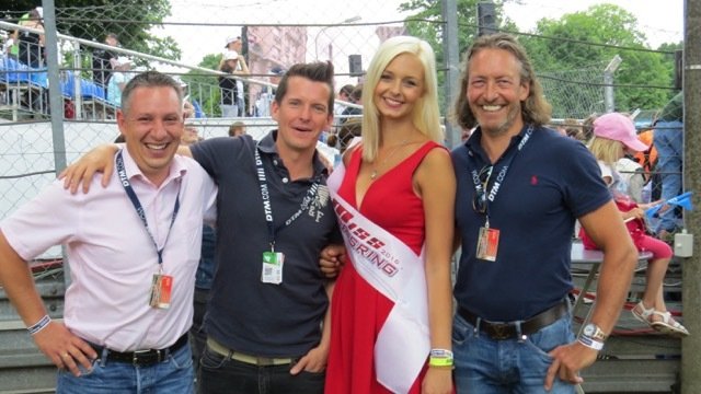 Röslein Wirt Thomas Förster, Miss Norisring Isabell Zylka, Flo Kerschner, Hit Radio N1 und Nürnbergs Protokoll-Chef Christoph Böhmer (v.r.). | Foto: K.E.