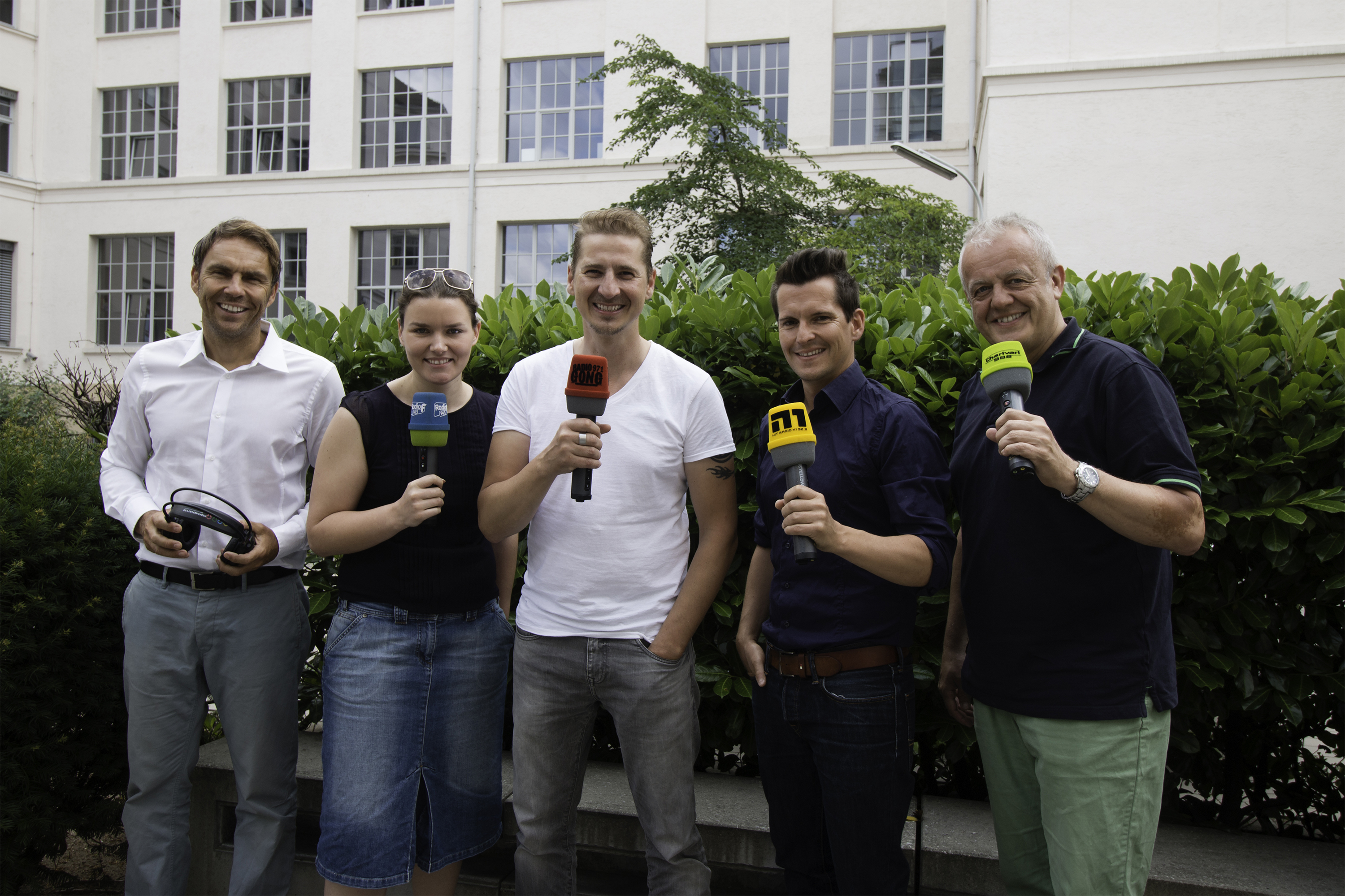 Funkhaus-Geschäftsführer Alexander Koller mit seinen Radiomachern Marion Dorr (Radio F), Guido Seibelt (Gong 97.1), Flo Kerschner (Hit Radio N1) und Gerald Kappler (Charivari 98.6), v.l.