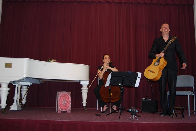 Duo Esculando mit Anna Lenda (Violincello) und Klaus Jäckle (Gitarre)