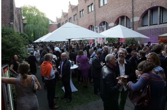 Der Innenhof des Germanischen Nationalmuseums bildete wieder einmal den perfekten Rahmen für das Medienfest. | Foto: Joachim König