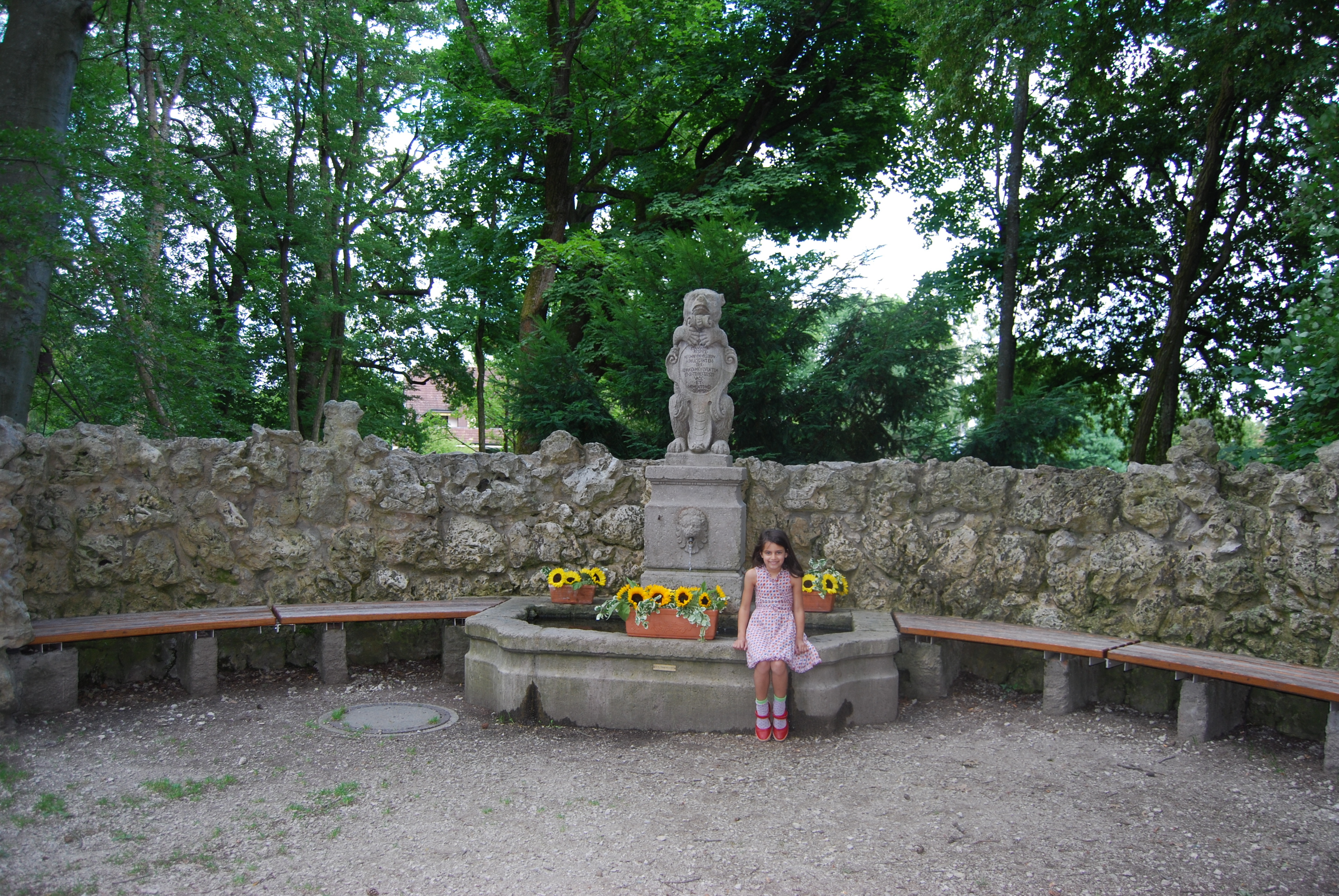 Der geschmückte Bärenbrunnen 2016
