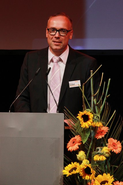 Helmut Seidel aus dem Vorstand der Manfred-Roth-Stiftung. | Foto: © tom