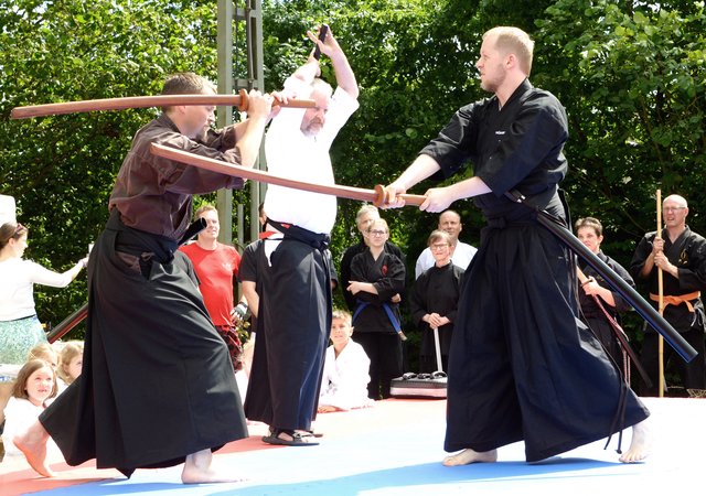 Martin Keller, Matthias Dülp und Alexander Frey: Iai-Jutsu bei Kampfkunst Igensdorf | Foto: Berny Meyer