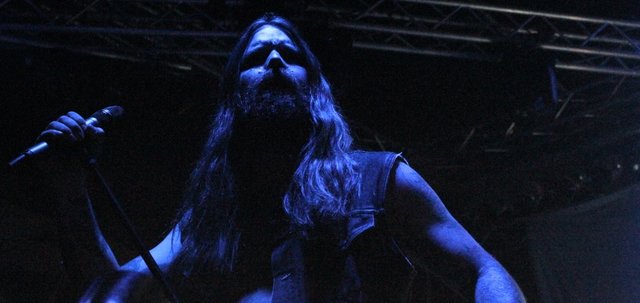 Allerbeste Stimmung herrschte bei Rock im Wald. 16 Bands - hier Kvelertak -  heizten an zwei Tagen dem Publikum ein. Foto: Ebersberger