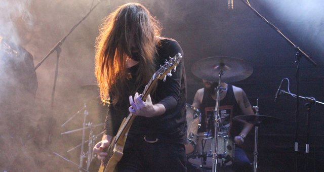 Allerbeste Stimmung herrschte bei Rock im Wald. 16 Bands - hier Uncle Acid -  heizten an zwei Tagen dem Publikum ein. Foto: Ebersberger