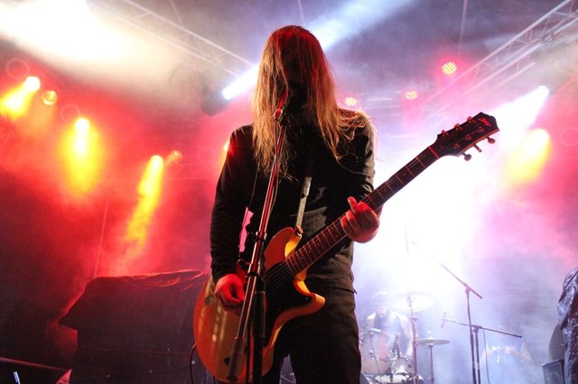 Allerbeste Stimmung herrschte bei Rock im Wald. 16 Bands - hier Uncle Acid -  heizten an zwei Tagen dem Publikum ein. Foto: Ebersberger