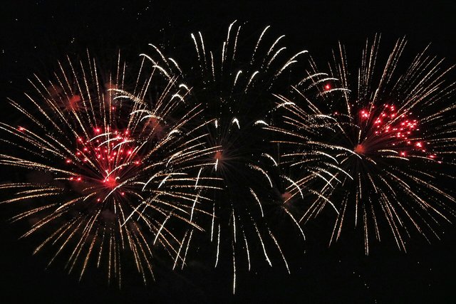 Das Eröffnungsfeuerwerk des diesjährigen Herbst-Volksfestes hat Gerda Pöll festgehalten. | Foto: Gerda Pöll