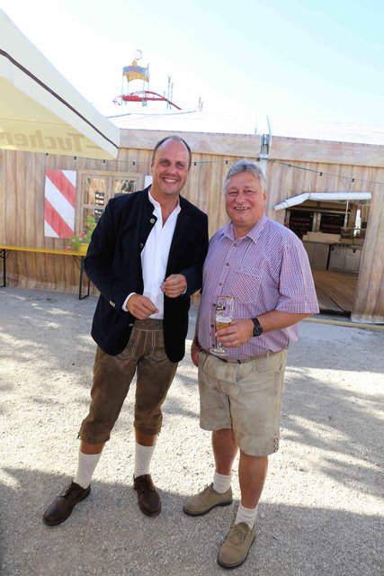 Bürgermeister Christian Vogel (l.) mit MdB Martin Burkert. | Foto: bayernpress