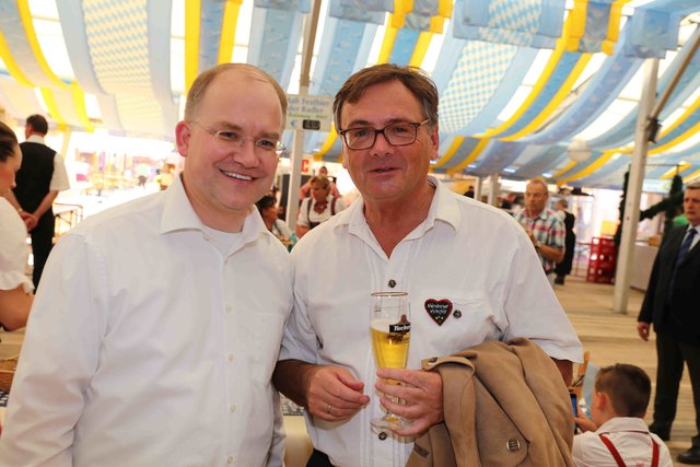 Nürnbergs CSU-Chef Sebastian Brehm (l.) und Tucher-Chef Fred Höfler. | Foto: bayernpress