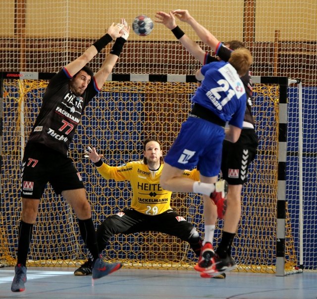 (Foto: hl-studios, Erlangen) HC Erlangen: Ein extrem starker Nikolas Katsigiannis brachte die Gegner reihenweise zur Verzweiflung