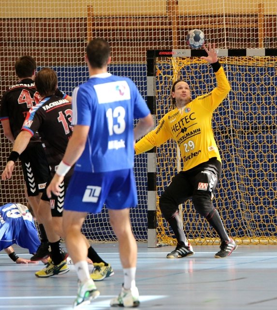 (Foto: hl-studios, Erlangen) HC Erlangen: Ein extrem starker Nikolas Katsigiannis brachte die Gegner reihenweise zur Verzweiflung