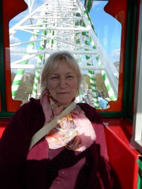 Genießt die Aussicht im Riesenrad: Marion Pürzer aus Happurg. | Foto: Marion Pürzer