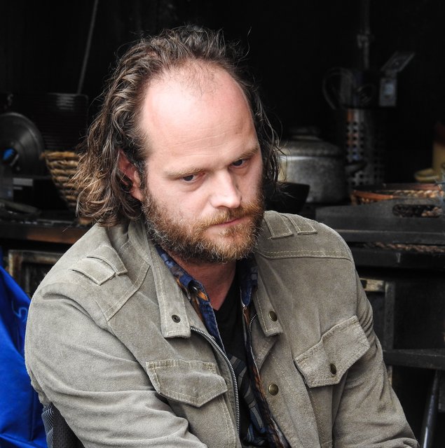 Andreas Leopold Schadt spielt die Rolle des Kommissars Sebastian Fleischer. | Foto: Nicole Fuchsbauer