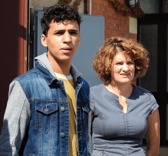 Eli Wasserscheid (Rolle: Kriminalkommissarin Wanda Goldwasser) und Mohamed Issa (Rolle: Basem Hemidi). | Foto: Nicole Fuchsbauer