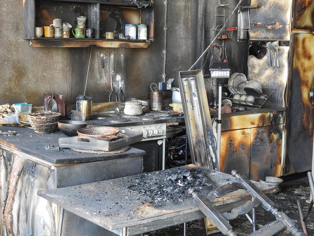Welches Motiv gibt es für den Brandanschlag in der Flüchtlingsunterkunft? | Foto: Nicole Fuchsbauer