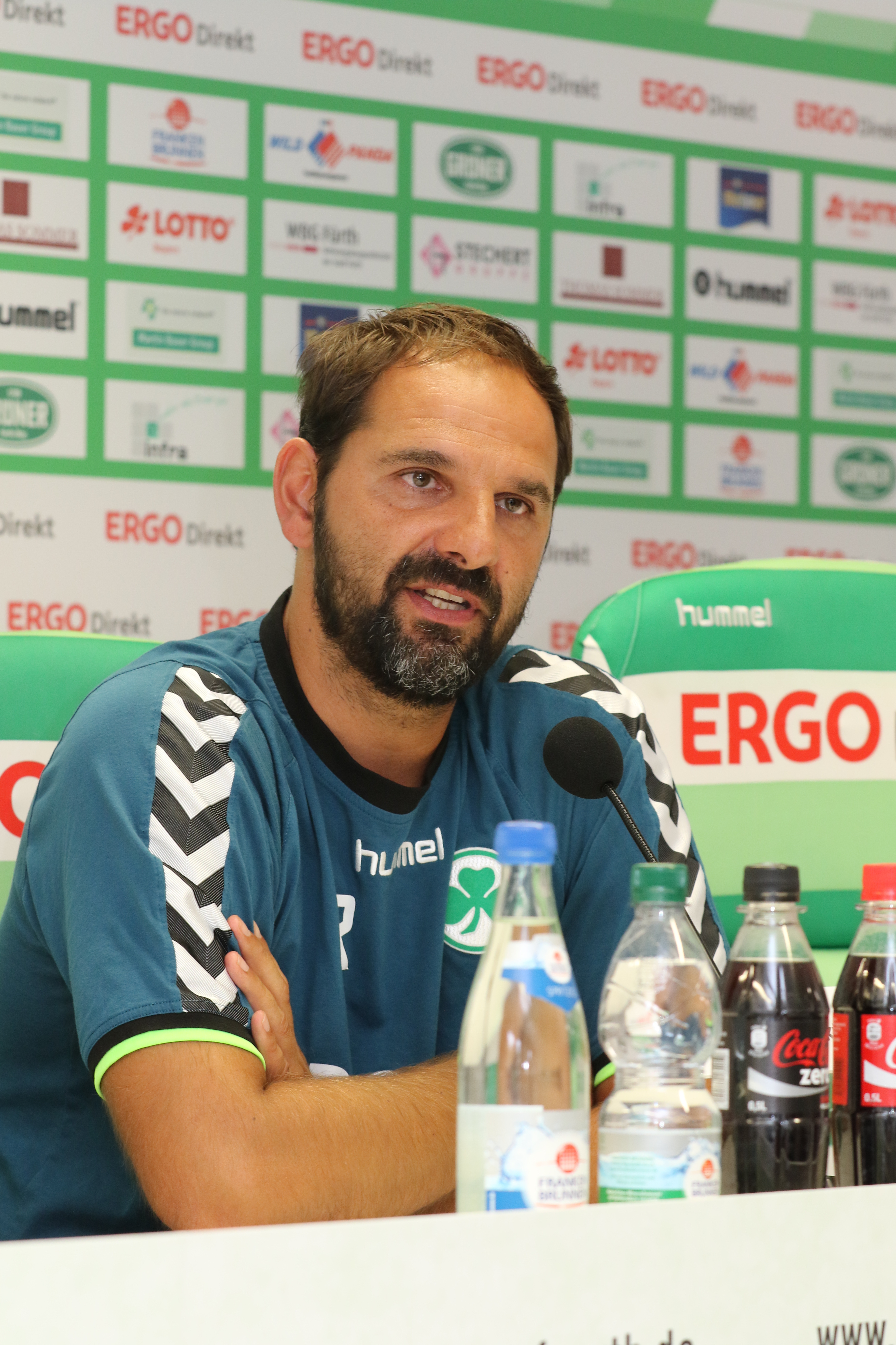 Fürths Trainer Stefan Ruthenbeck verspürt "riesige Vorfreude" auf sein junges Team und das Heimspiel gegen Kickers Würzburg.